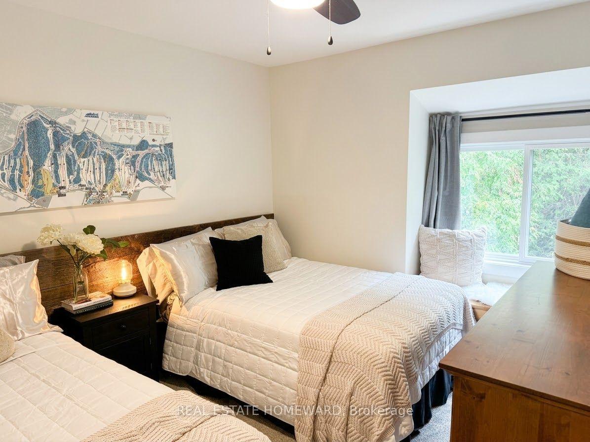 Photo 8 of 130 Escarpment Crescent, Collingwood — HOMEH