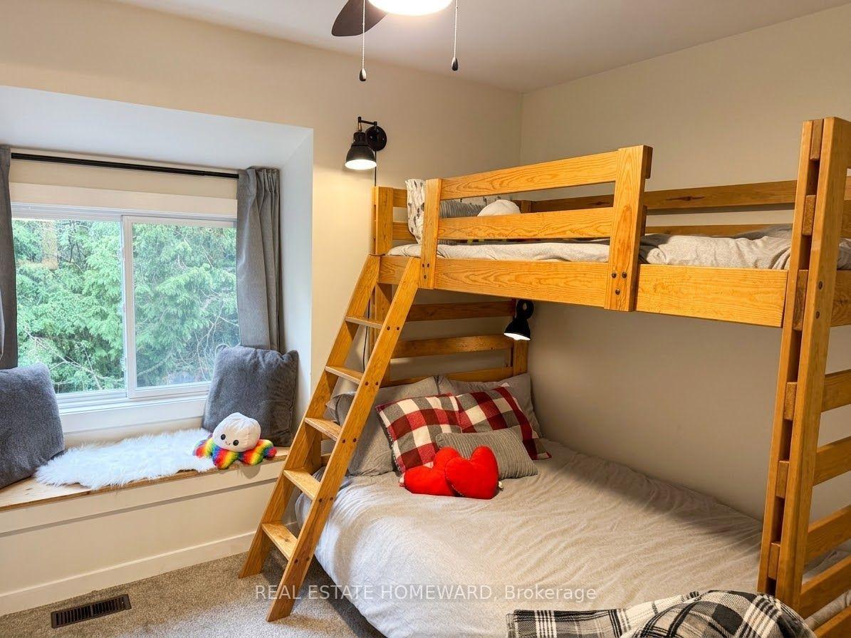 Photo 9 of 130 Escarpment Crescent, Collingwood — HOMEH