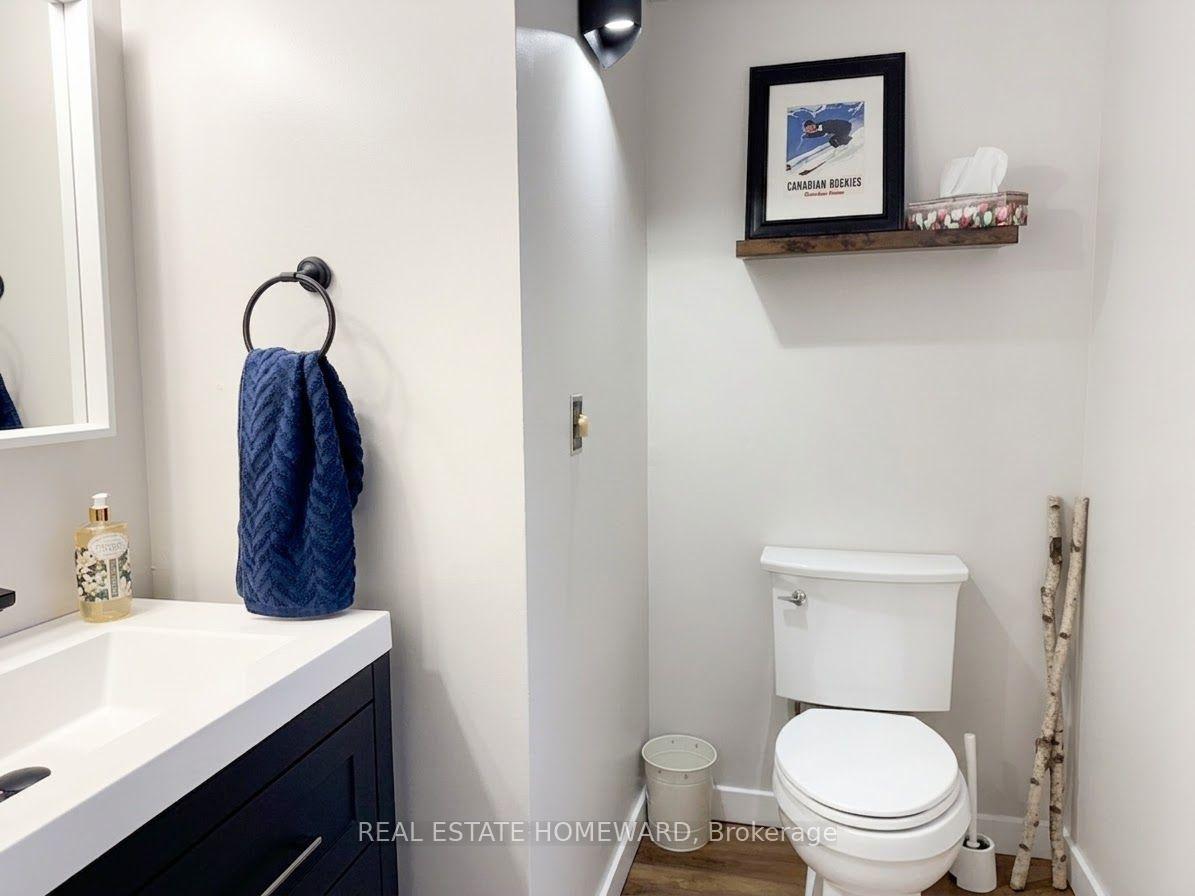 Photo 10 of 130 Escarpment Crescent, Collingwood — HOMEH