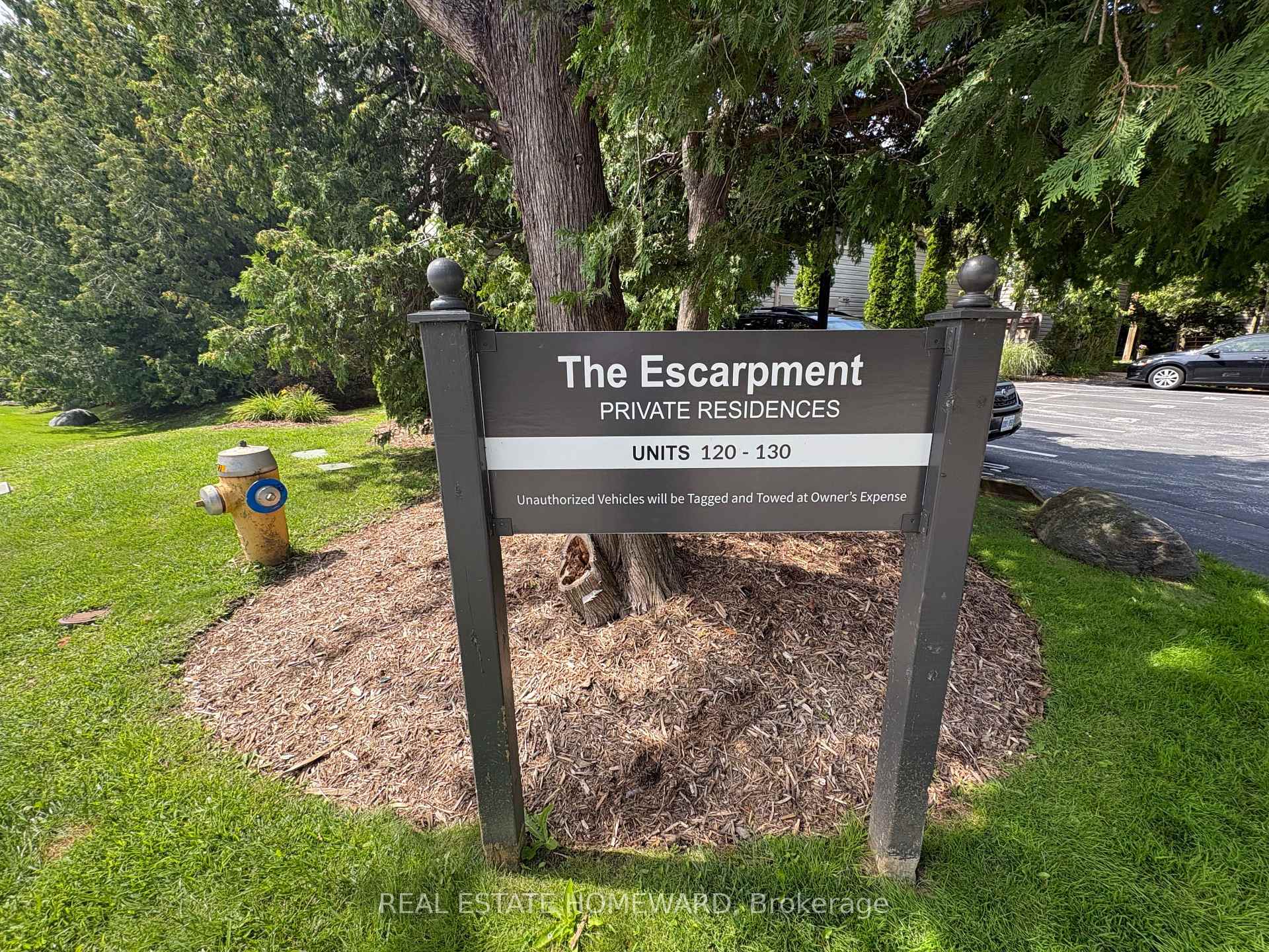 Photo 17 of 130 Escarpment Crescent, Collingwood — HOMEH