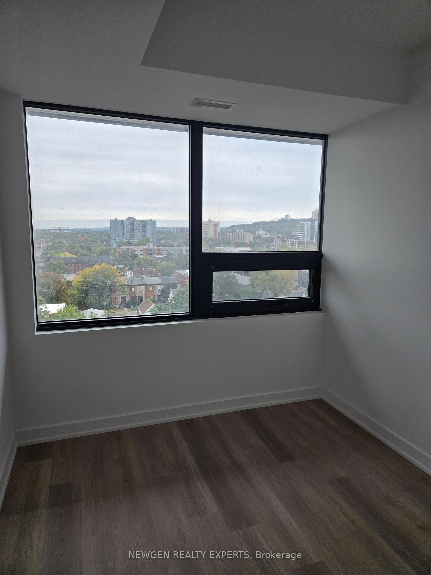 Photo 6 of Unit 907, 101 John Street N, Hamilton, Beasley — HOMEH