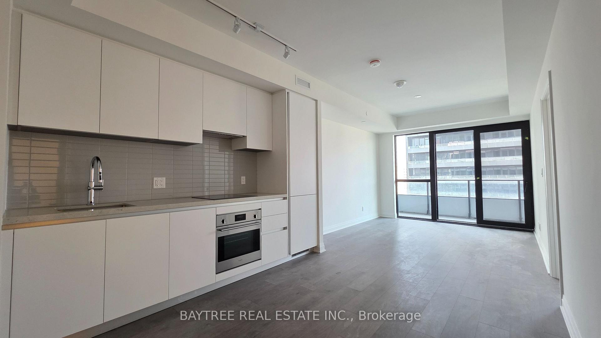 Front of Unit 901, 4015 The Exchange