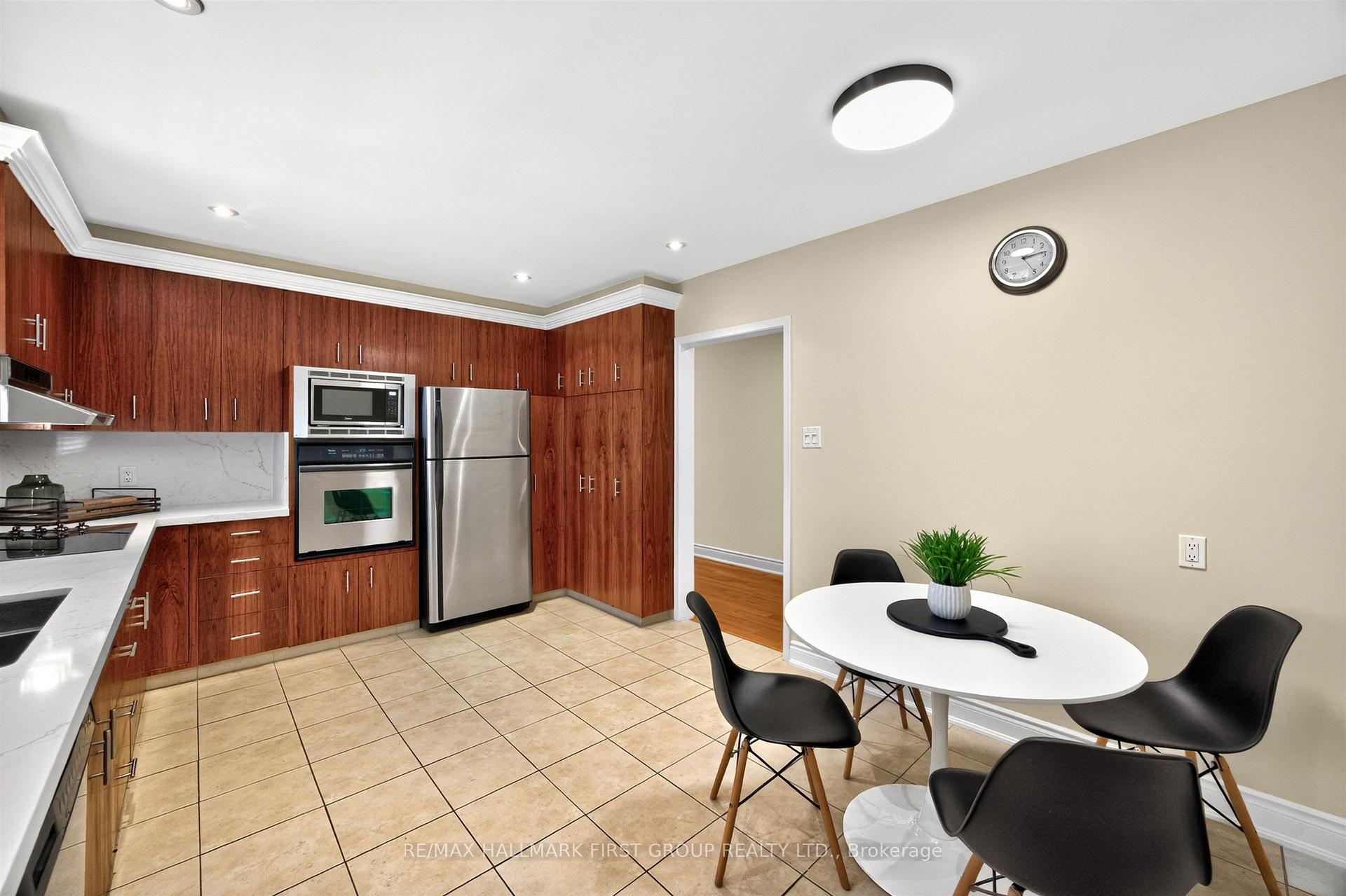 Photo 15 of 21 Ivan Road, Scarborough, Centennial Scarborough — HOMEH