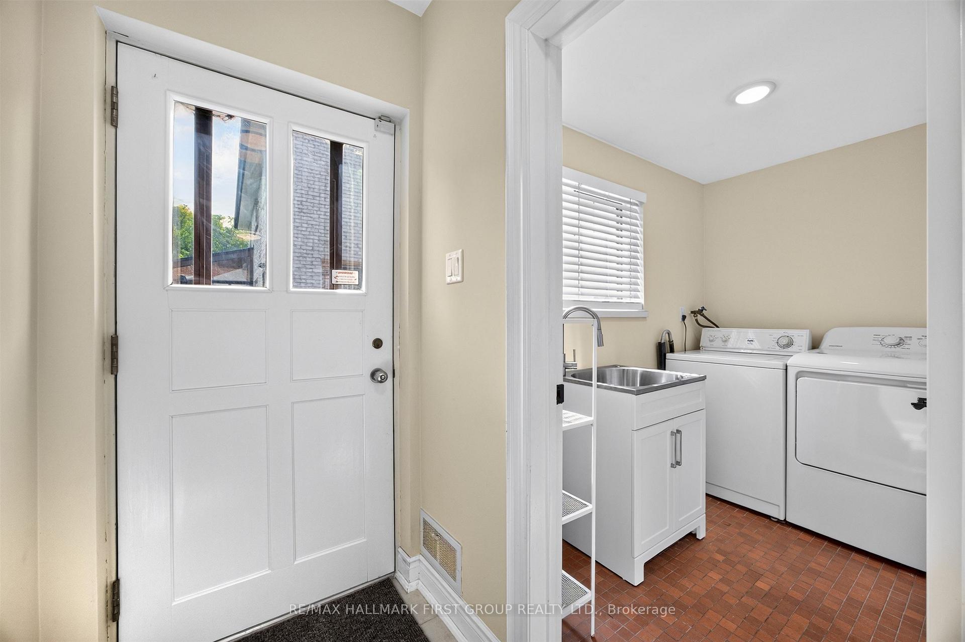 Photo 17 of 21 Ivan Road, Scarborough, Centennial Scarborough — HOMEH