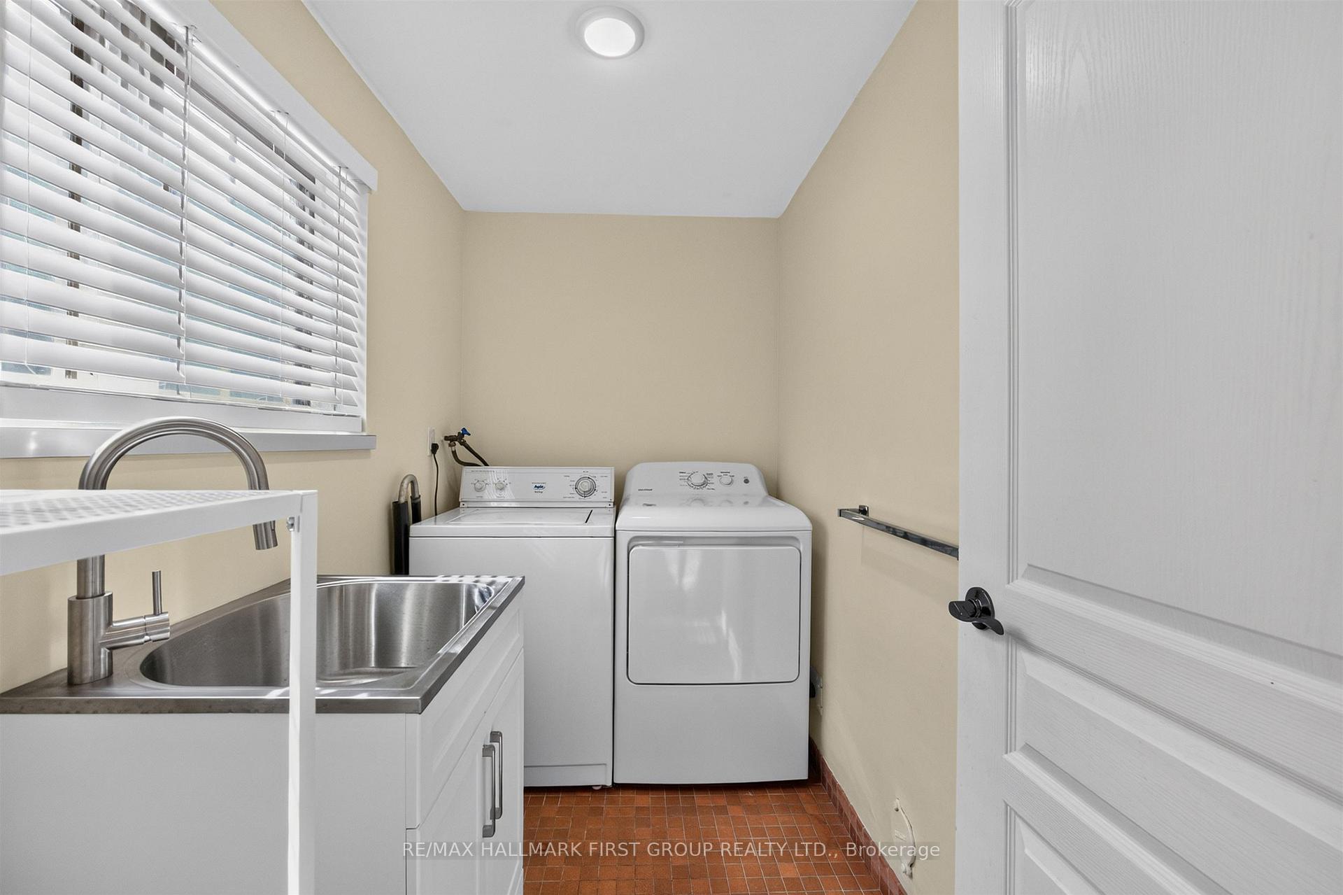 Photo 18 of 21 Ivan Road, Scarborough, Centennial Scarborough — HOMEH