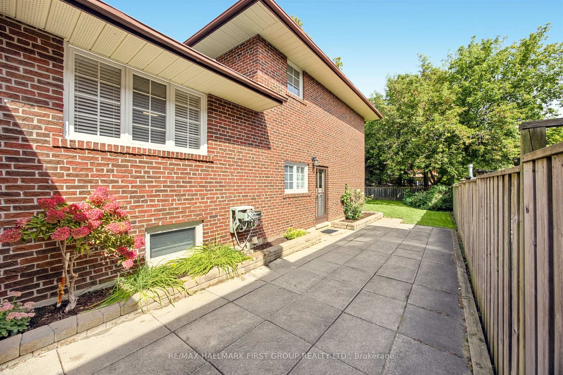 Photo 45 of 21 Ivan Road, Scarborough, Centennial Scarborough — HOMEH