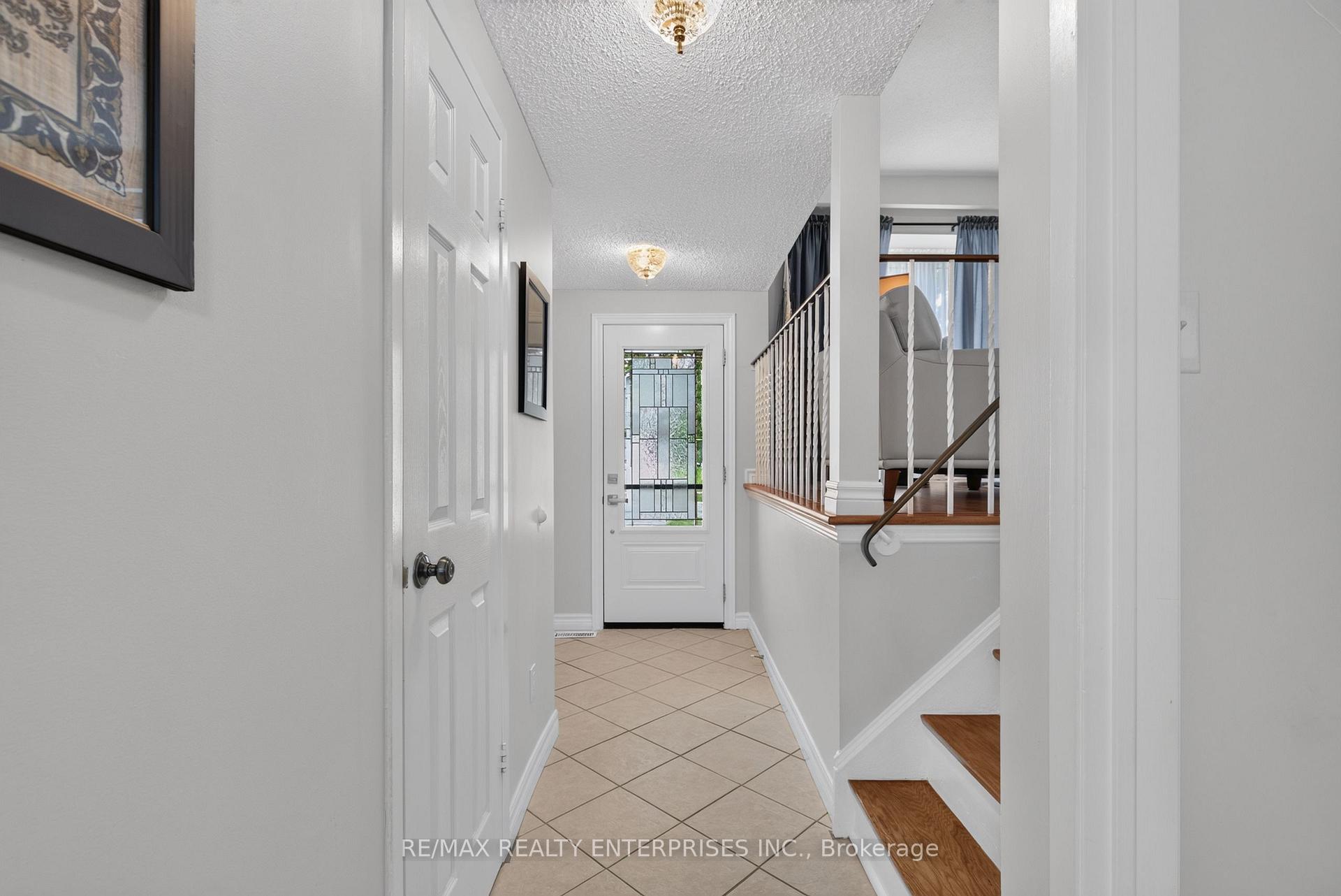 Photo 7 of 2482 Windjammer Road E, Mississauga, Erin Mills — HOMEH