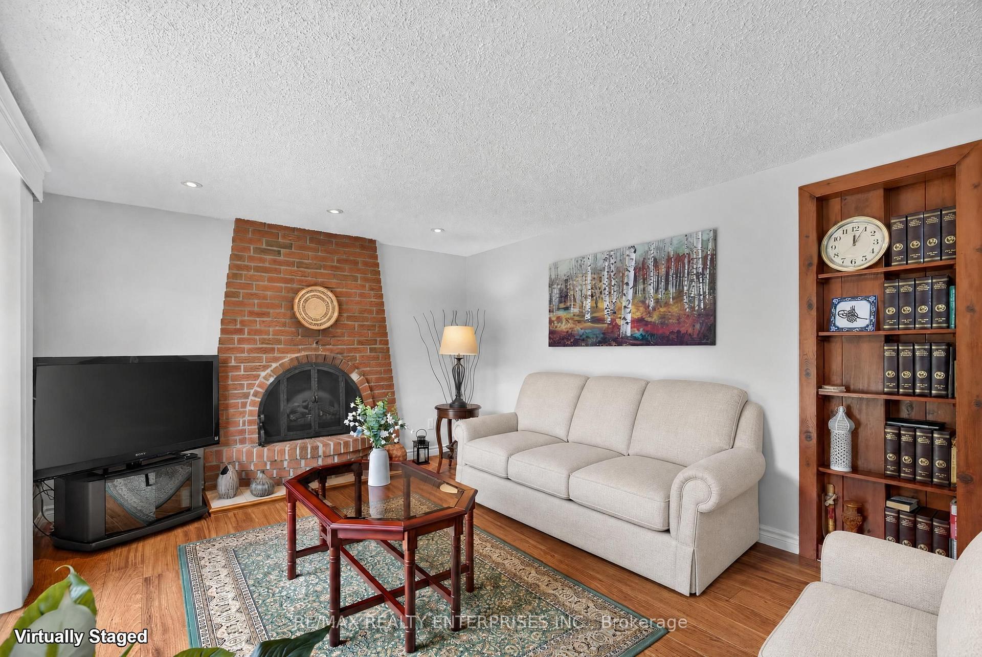 Photo 10 of 2482 Windjammer Road E, Mississauga, Erin Mills — HOMEH