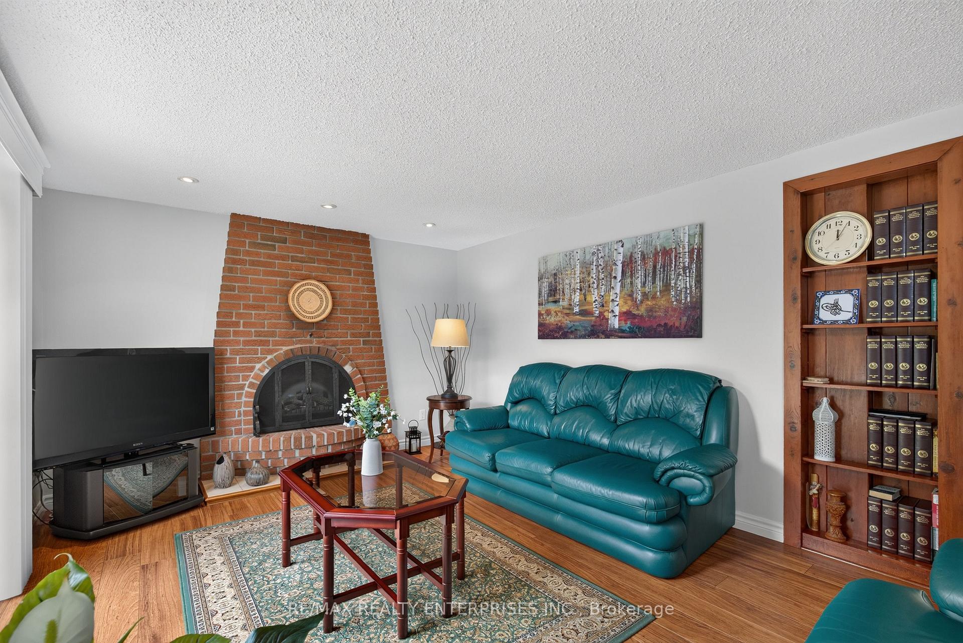 Photo 11 of 2482 Windjammer Road E, Mississauga, Erin Mills — HOMEH