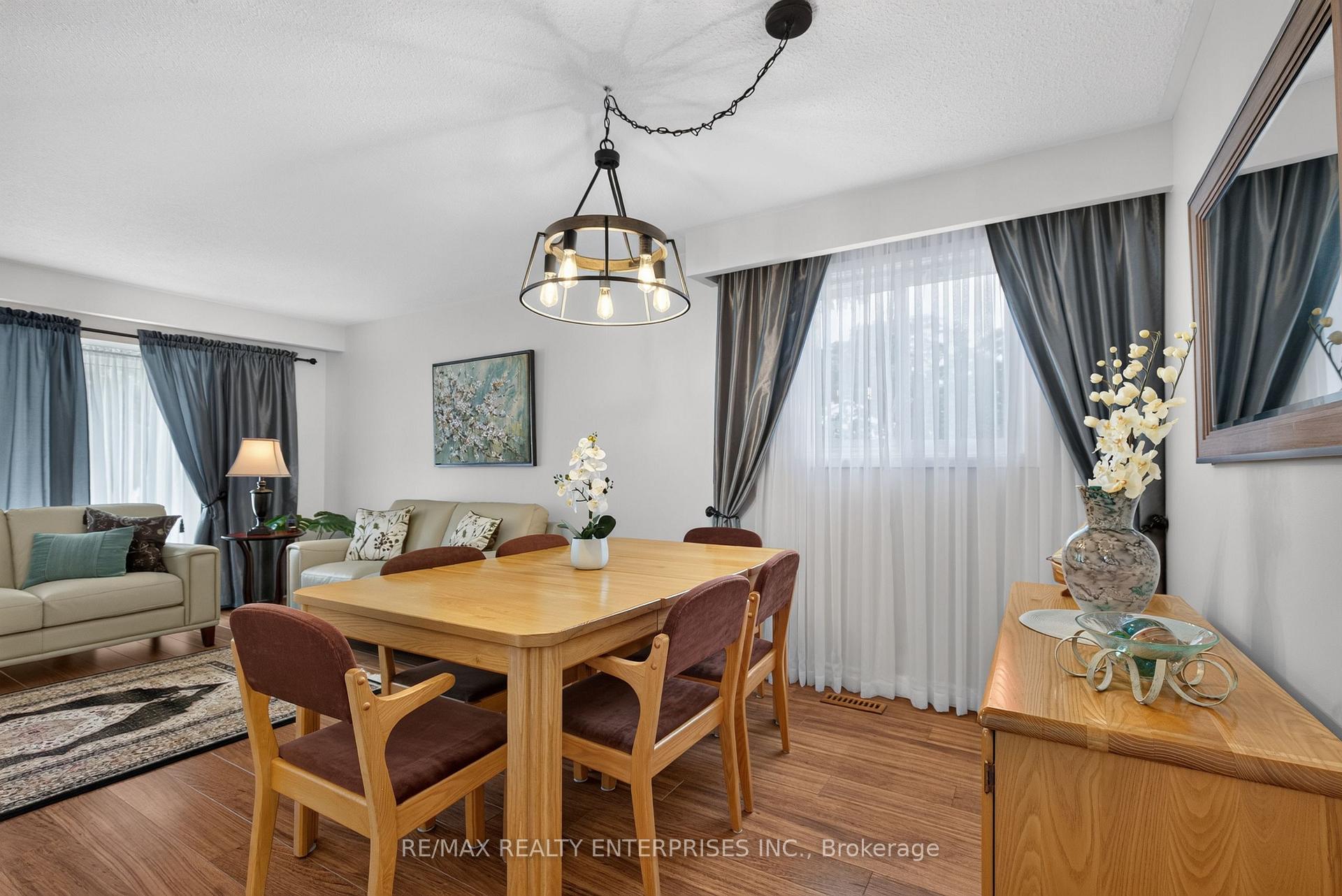 Photo 18 of 2482 Windjammer Road E, Mississauga, Erin Mills — HOMEH