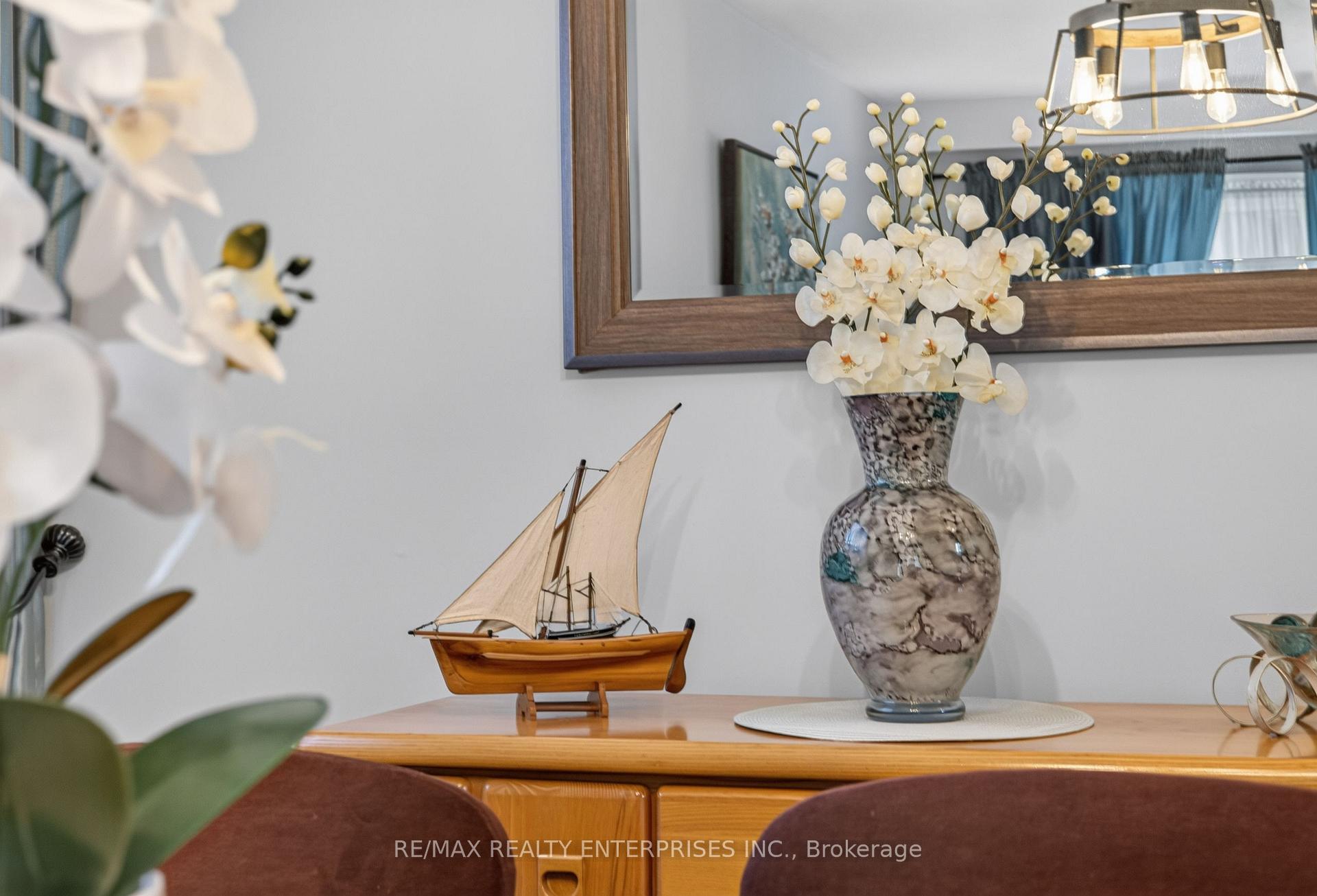 Photo 20 of 2482 Windjammer Road E, Mississauga, Erin Mills — HOMEH