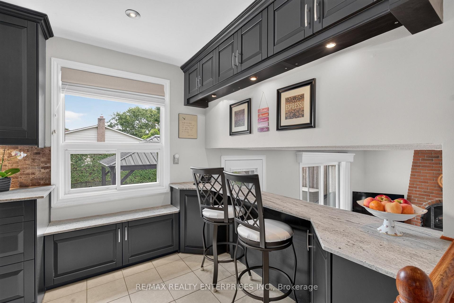Photo 21 of 2482 Windjammer Road E, Mississauga, Erin Mills — HOMEH
