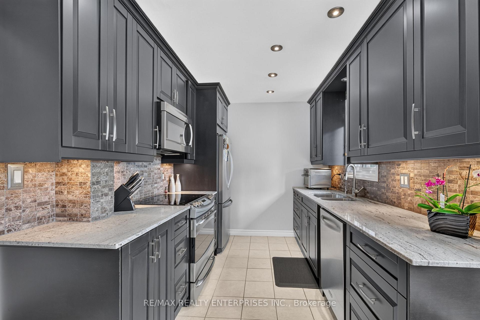 Photo 23 of 2482 Windjammer Road E, Mississauga, Erin Mills — HOMEH