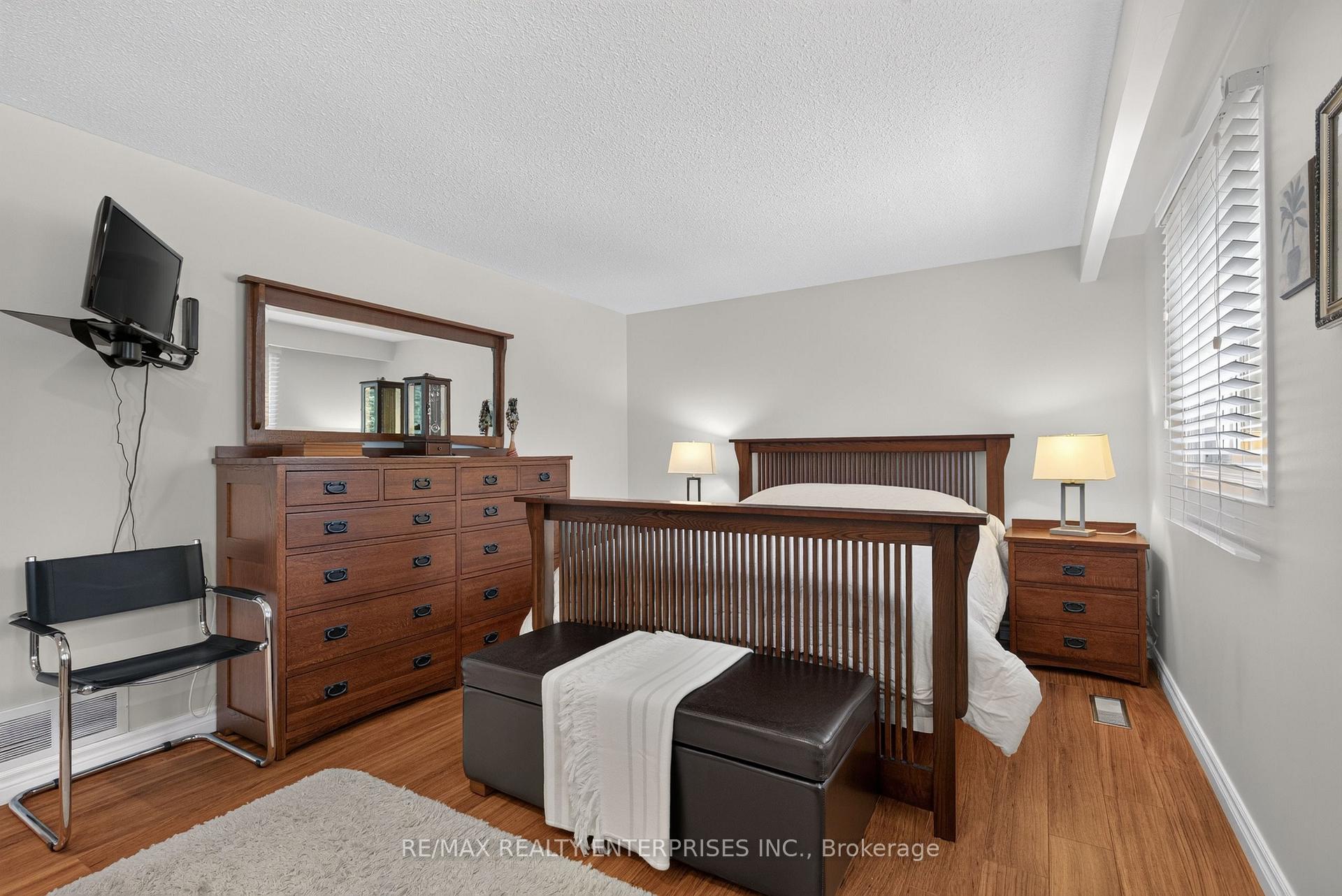 Photo 27 of 2482 Windjammer Road E, Mississauga, Erin Mills — HOMEH