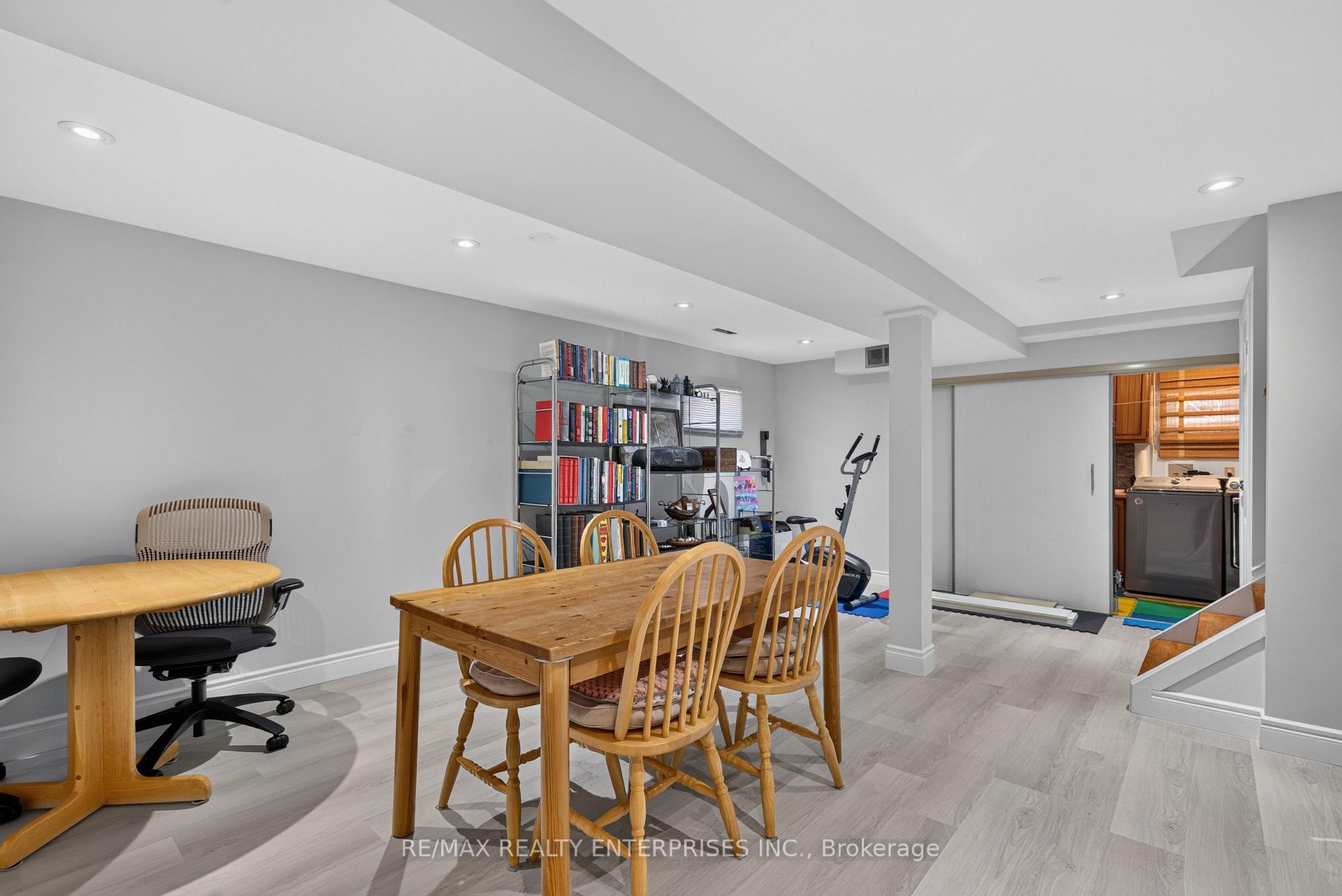 Photo 38 of 2482 Windjammer Road E, Mississauga, Erin Mills — HOMEH