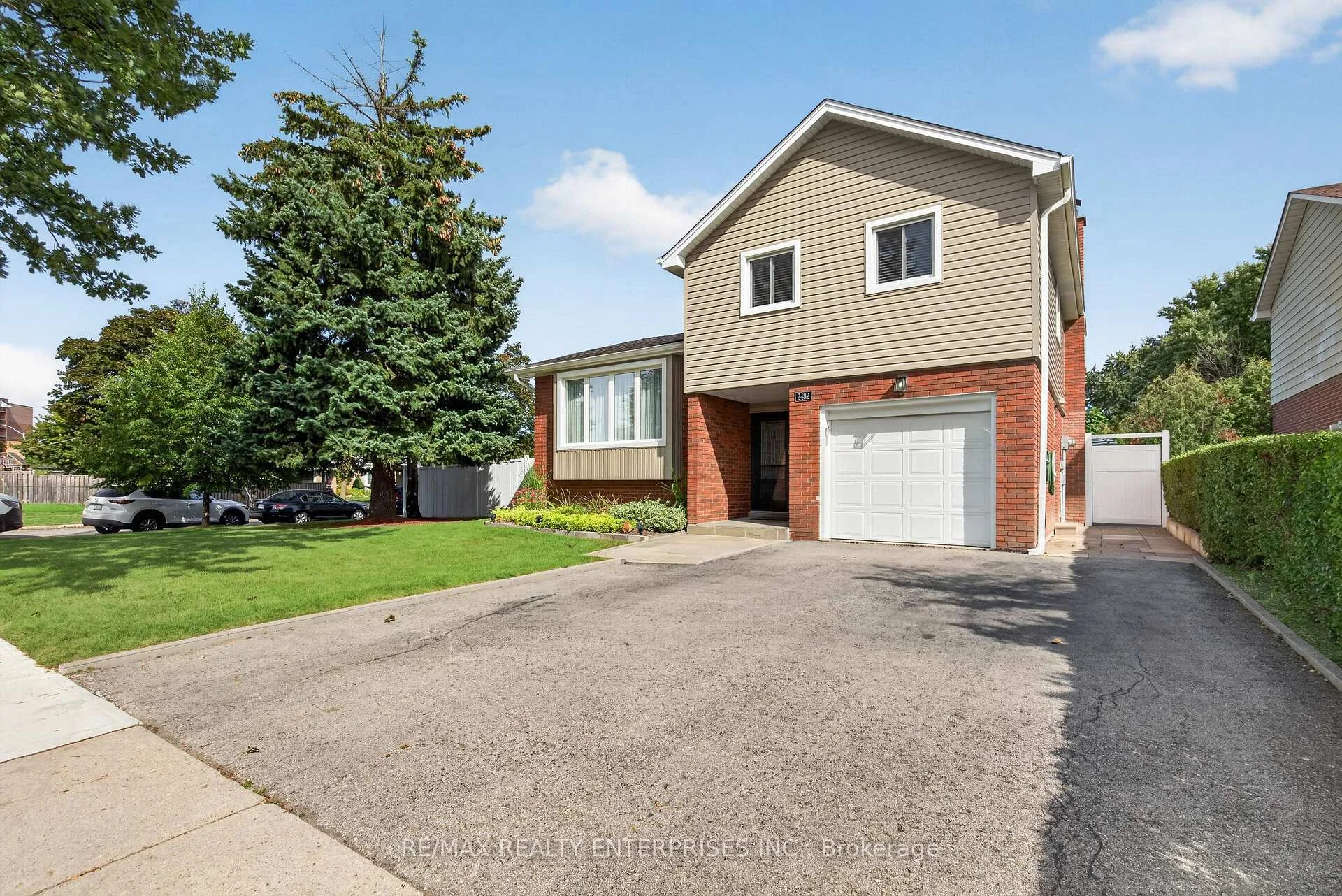 Photo 4 of 2482 Windjammer Road E, Mississauga, Erin Mills — HOMEH