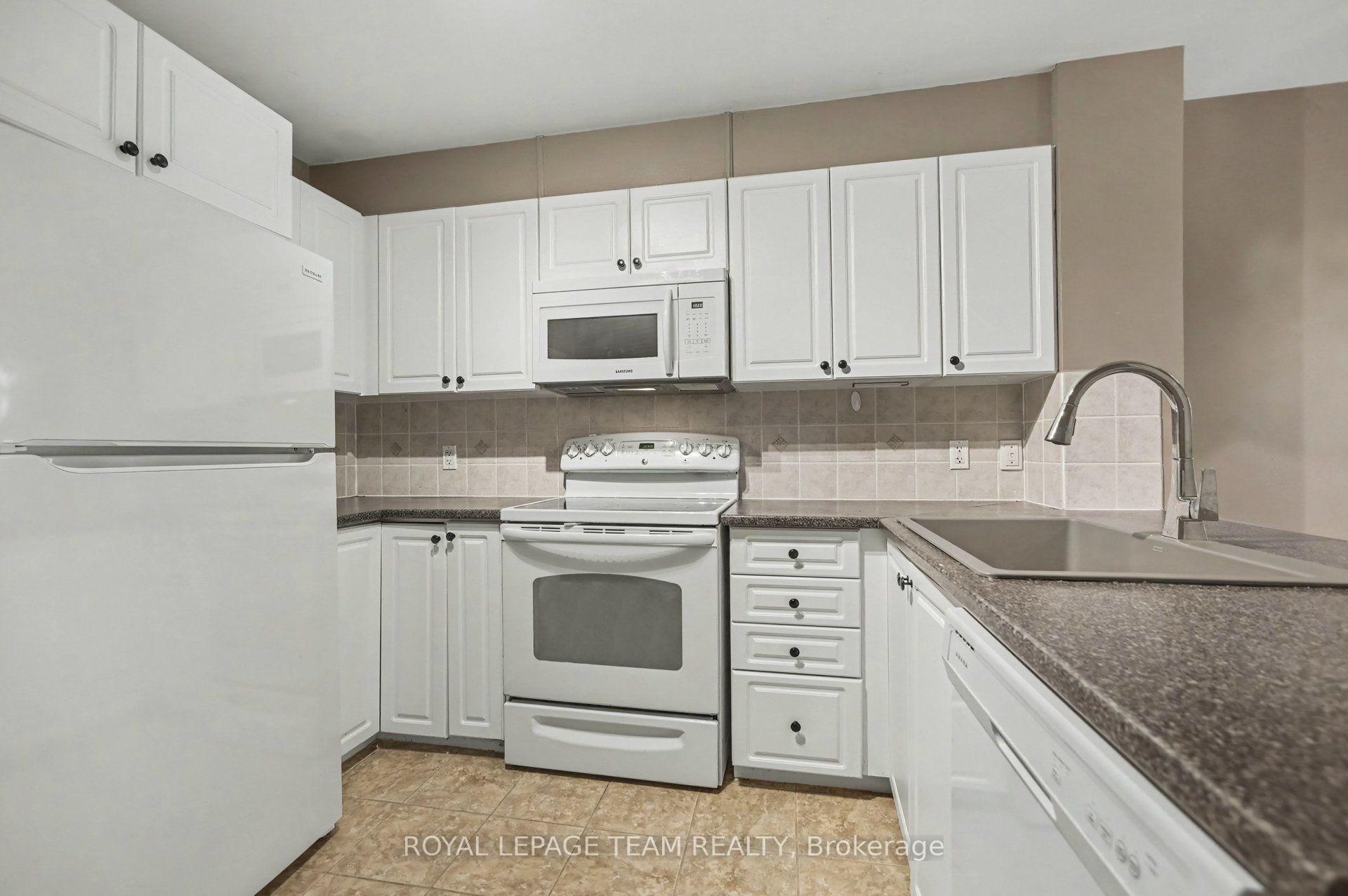 Photo 8 of Unit A, 391 Chapman Mills Drive, Ottawa, Barrhaven - Strandherd — HOMEH