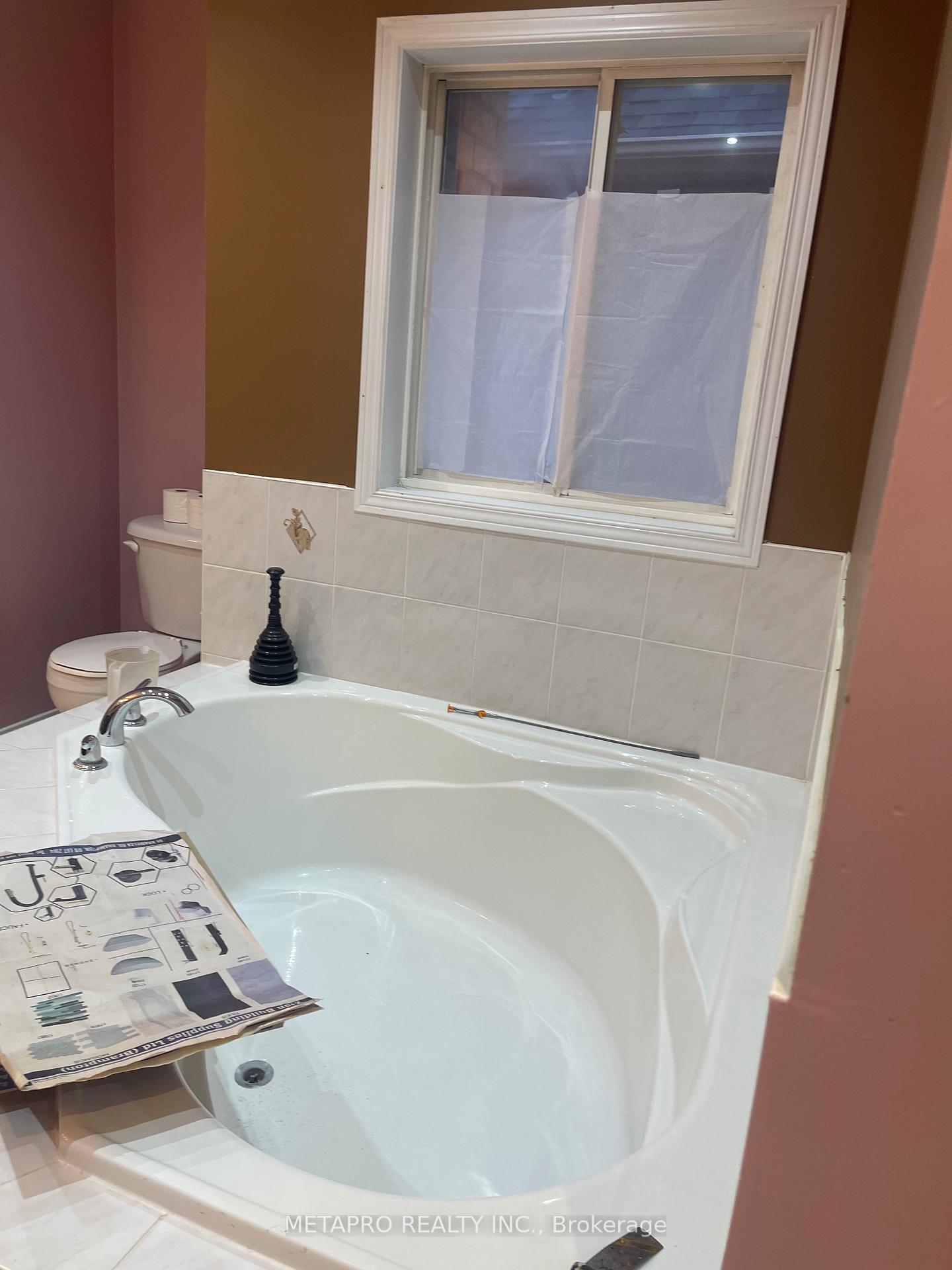 Photo 11 of 54 Snowshoe Lane E, Brampton, Sandringham-Wellington — HOMEH