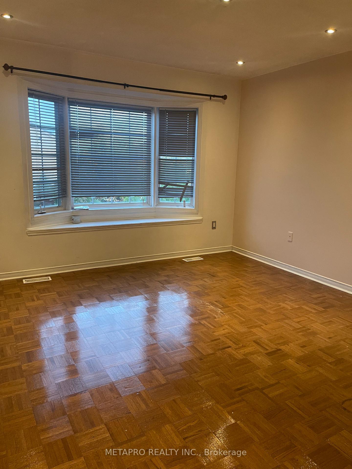 Photo 16 of 54 Snowshoe Lane E, Brampton, Sandringham-Wellington — HOMEH