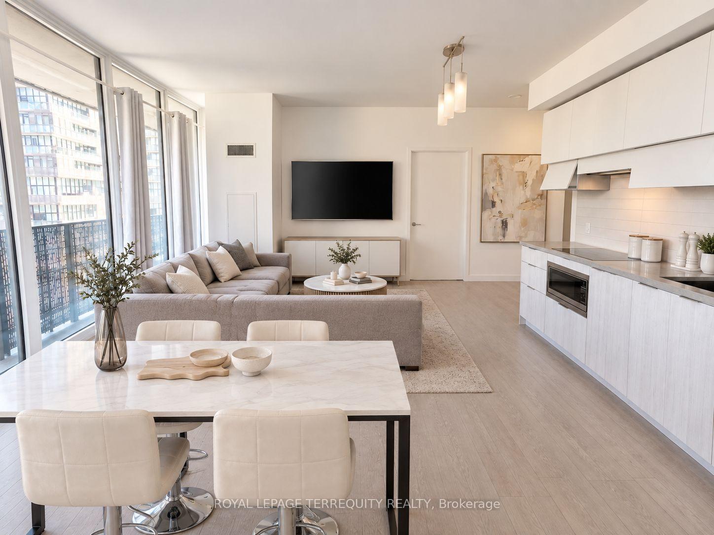Photo of Unit 505, 8 Eglinton Avenue E