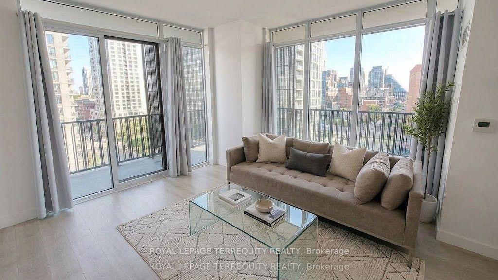 Photo 4 of Unit 505, 8 Eglinton Avenue E, Toronto, Mount Pleasant West — HOMEH