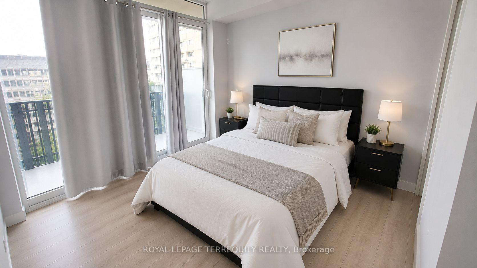 Photo 5 of Unit 505, 8 Eglinton Avenue E, Toronto, Mount Pleasant West — HOMEH