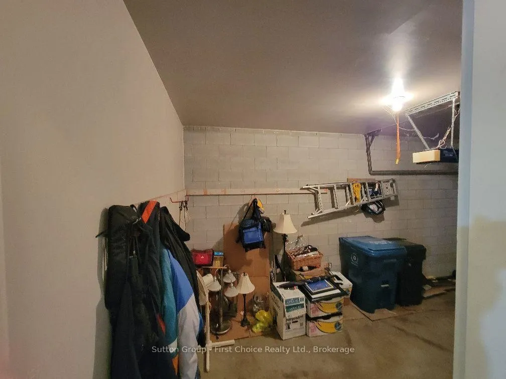 Photo 23 of 24 Hyde Road, Stratford — HOMEH