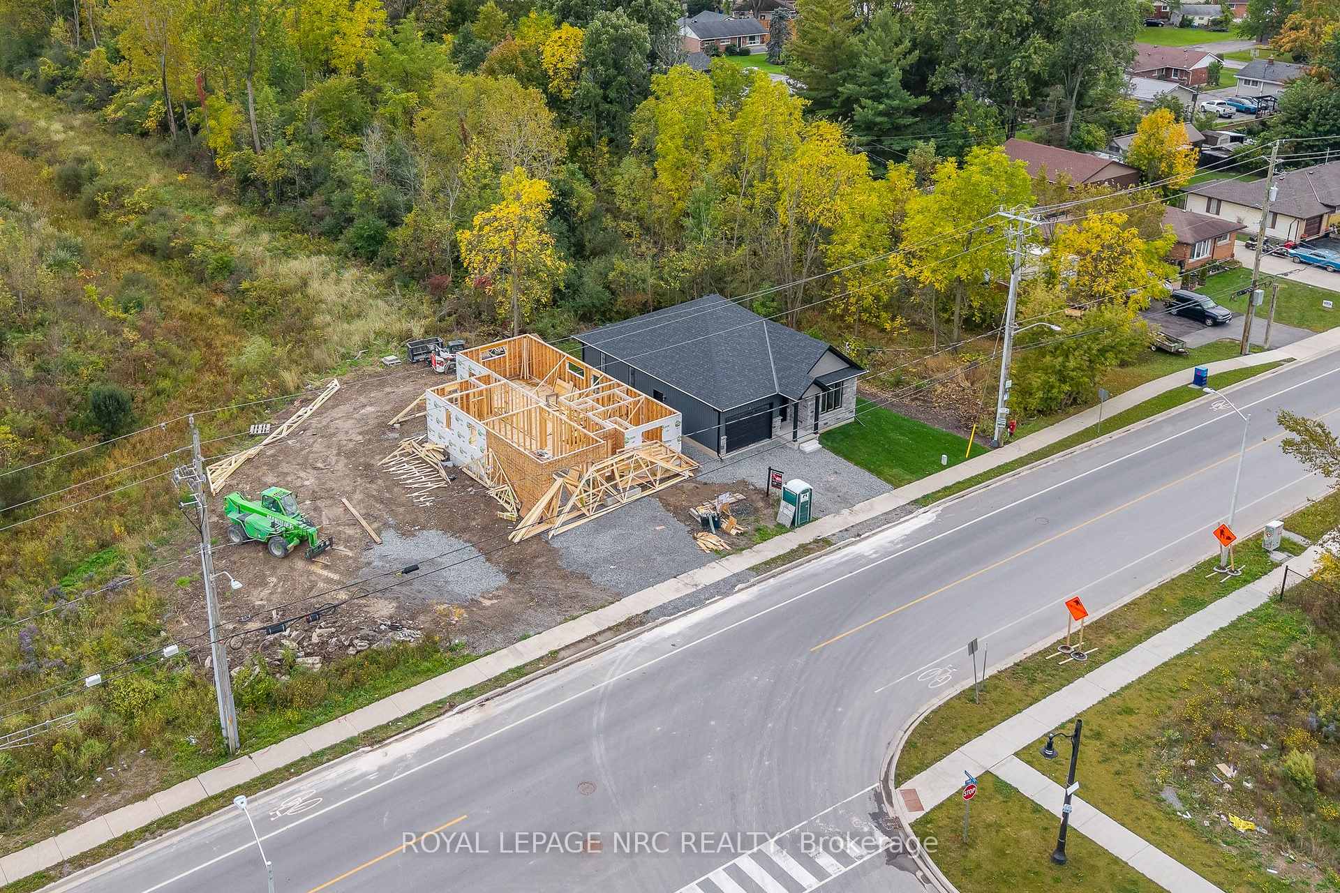 Photo 3 of 161 Forks Road, Welland, Dain City — HOMEH