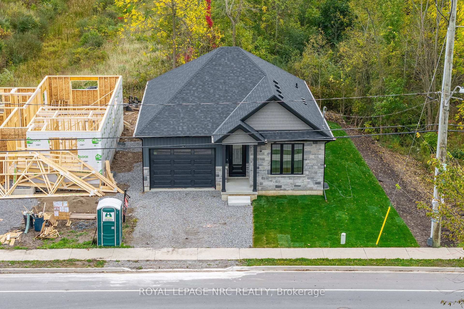 Photo 4 of 161 Forks Road, Welland, Dain City — HOMEH