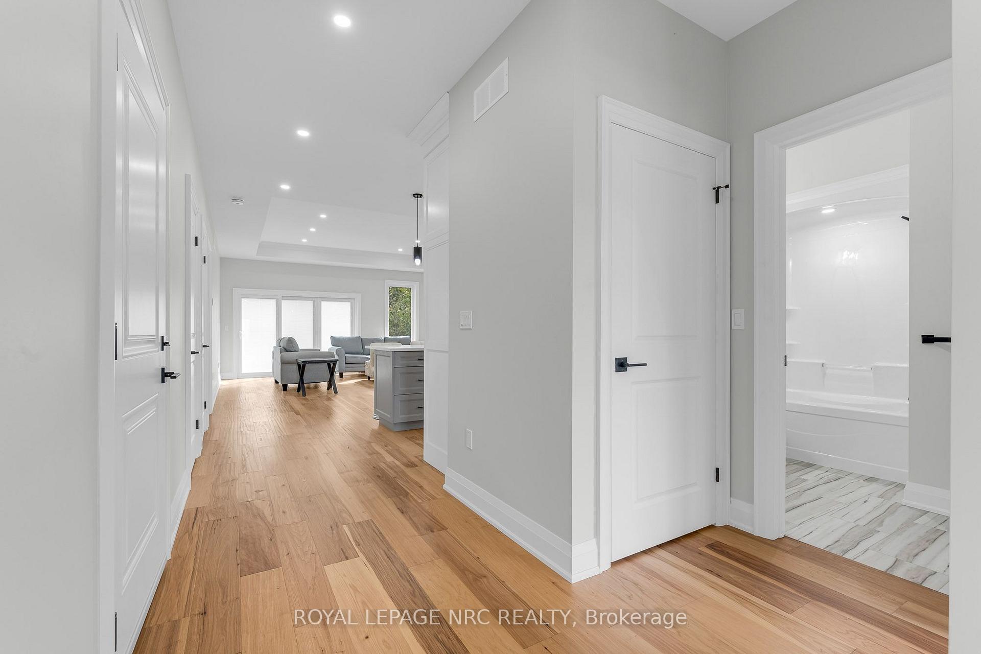 Photo 32 of 161 Forks Road, Welland, Dain City — HOMEH