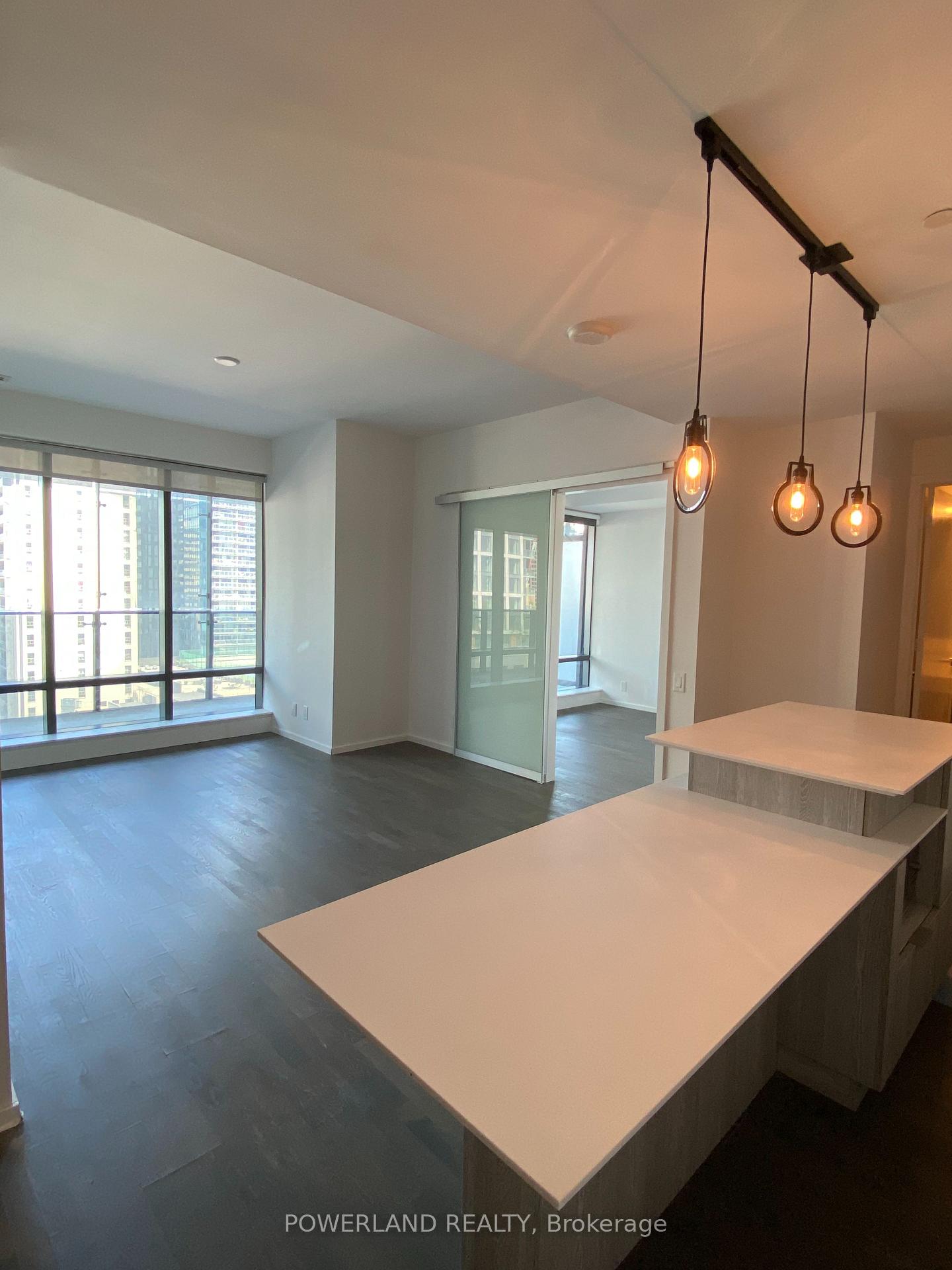 Photo 3 of Unit 811, 5 St Joseph Street, Toronto, Bay Street Corridor — HOMEH
