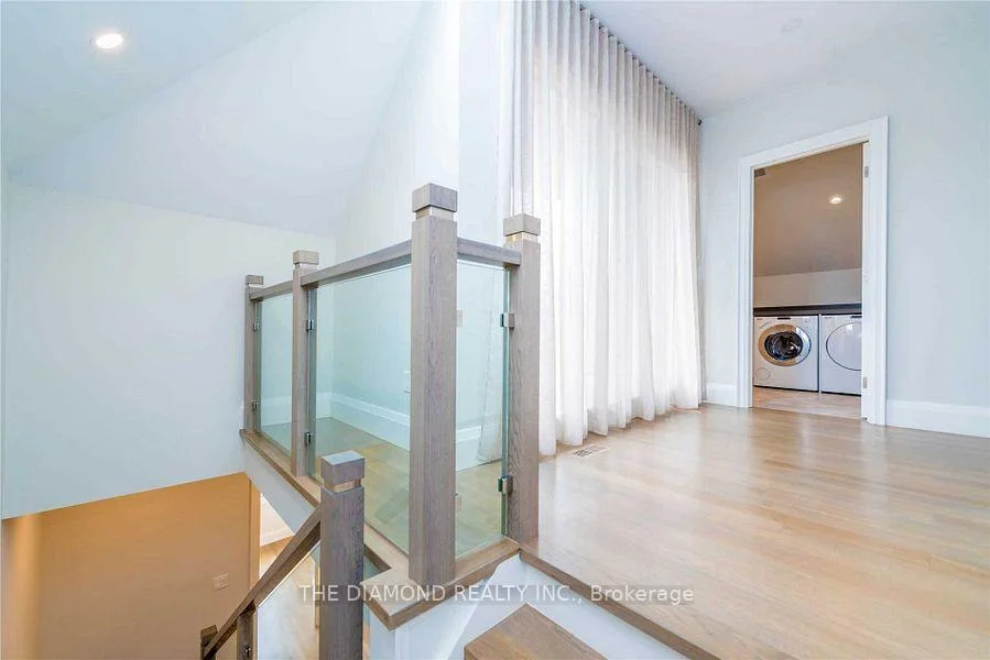 Photo 19 of 188 Westminster Avenue, Toronto, High Park-Swansea — HOMEH