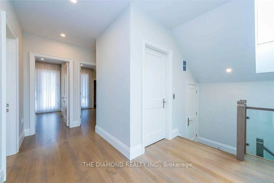 Photo 20 of 188 Westminster Avenue, Toronto, High Park-Swansea — HOMEH