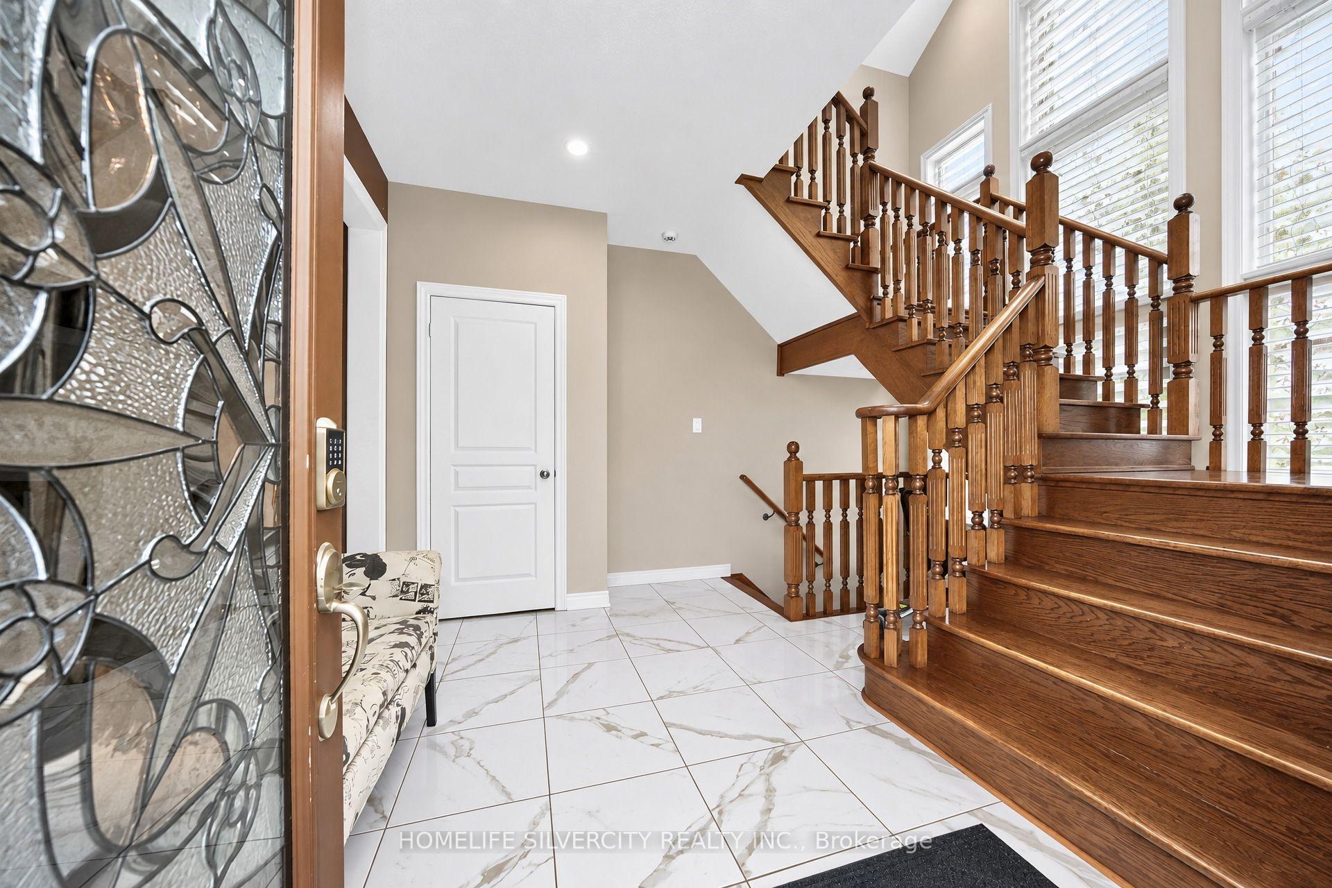 Photo 3 of 355 Robert Parkinson Drive, Brampton, Northwest Brampton — HOMEH