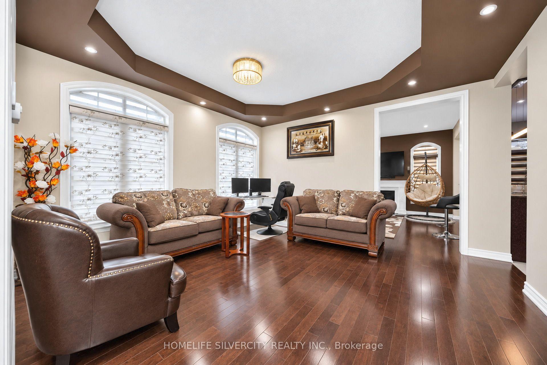 Photo 5 of 355 Robert Parkinson Drive, Brampton, Northwest Brampton — HOMEH