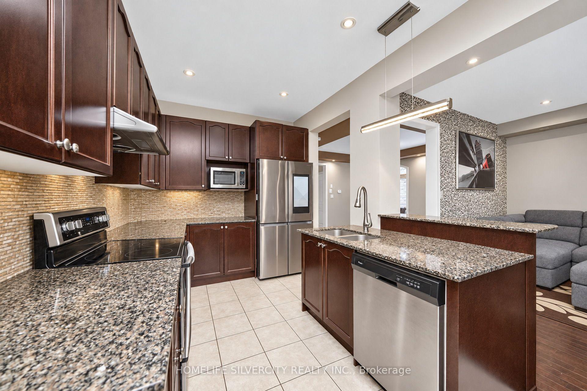 Photo 14 of 355 Robert Parkinson Drive, Brampton, Northwest Brampton — HOMEH