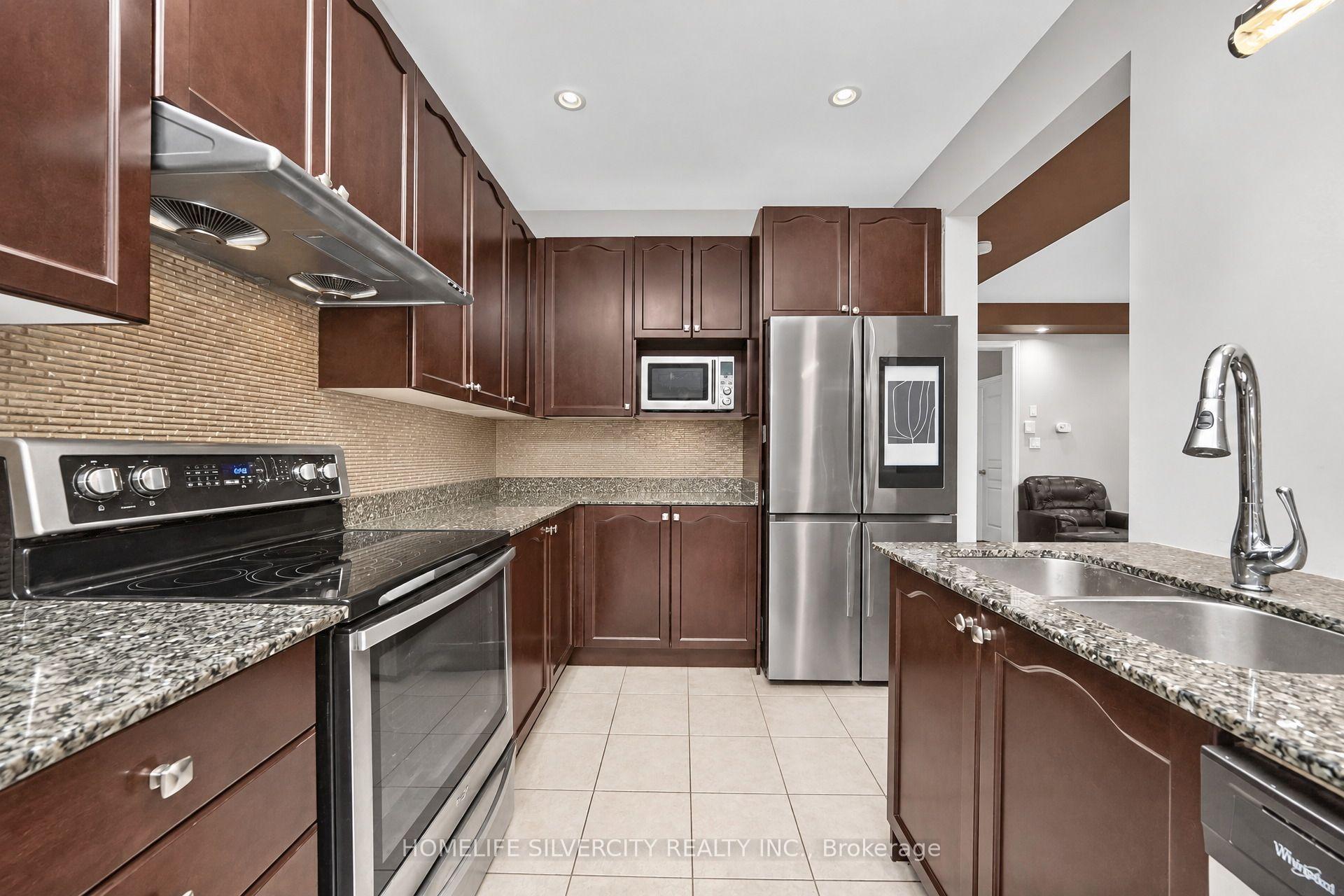 Photo 15 of 355 Robert Parkinson Drive, Brampton, Northwest Brampton — HOMEH