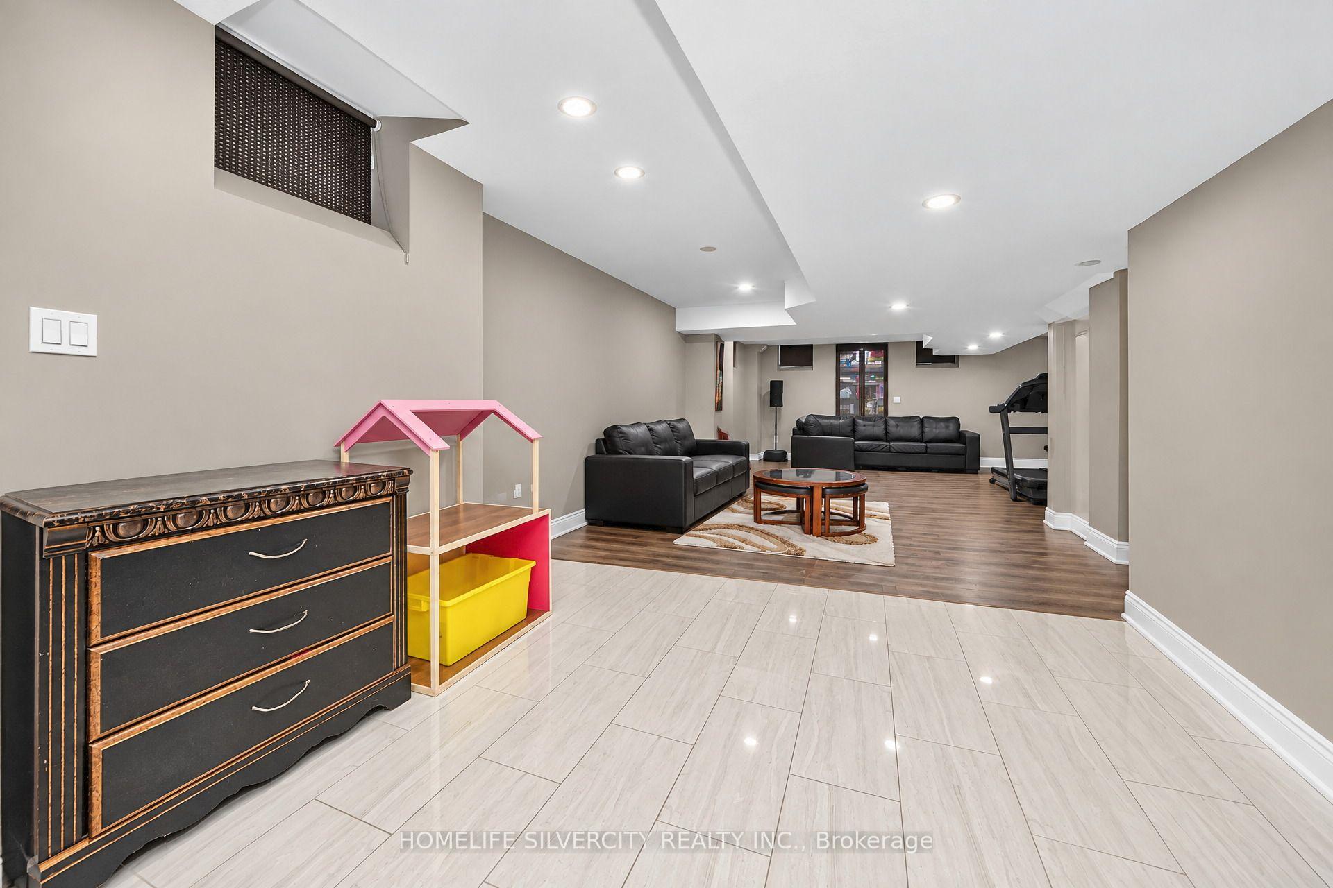 Photo 37 of 355 Robert Parkinson Drive, Brampton, Northwest Brampton — HOMEH