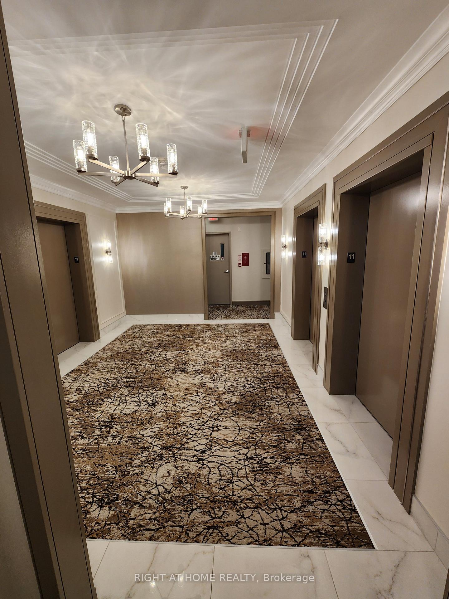 Photo 3 of Unit #1106, 135 Wynford Drive, North York, Banbury-Don Mills — HOMEH