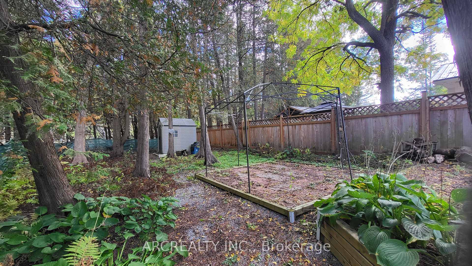 Photo 17 of 77 Horseshoe Circle, Georgina, Pefferlaw — HOMEH