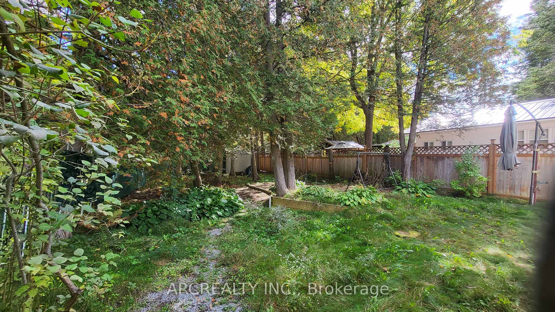 Photo 18 of 77 Horseshoe Circle, Georgina, Pefferlaw — HOMEH