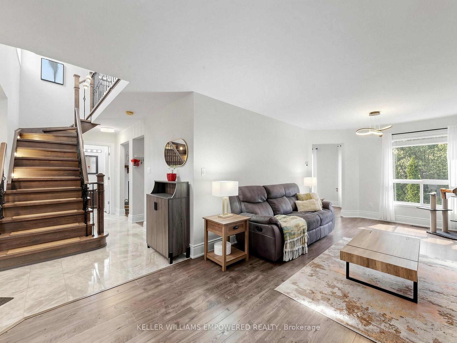 Photo 3 of 100 Dawlish Avenue, Aurora, Aurora Highlands — HOMEH