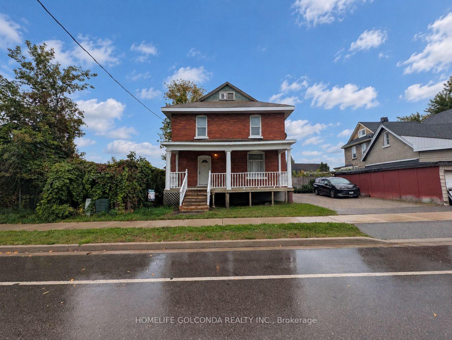 Photo 3 of 109 Elgin Street, Orillia — HOMEH