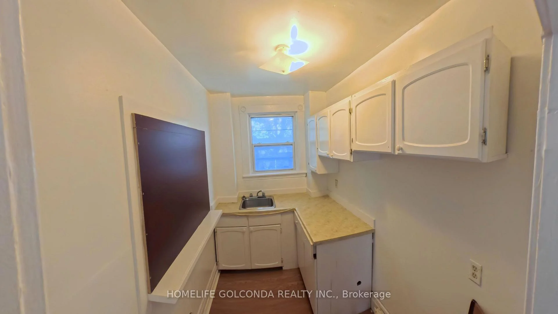 Photo 56 of 109 Elgin Street, Orillia — HOMEH