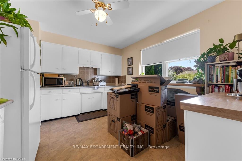 Photo 6 of 236 Pine Cove Road, Burlington, Roseland — HOMEH