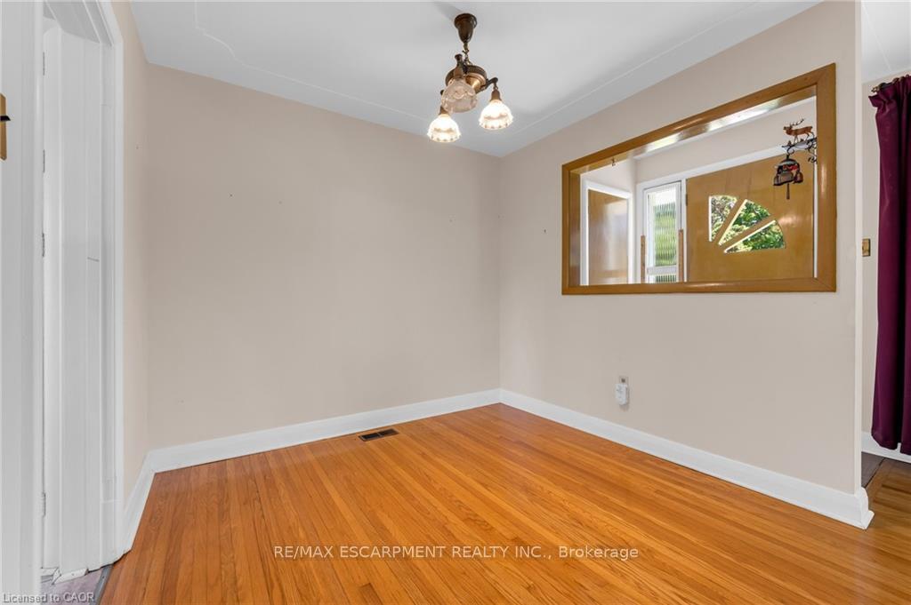 Photo 5 of 234 Pine Cove Road, Burlington, Roseland — HOMEH