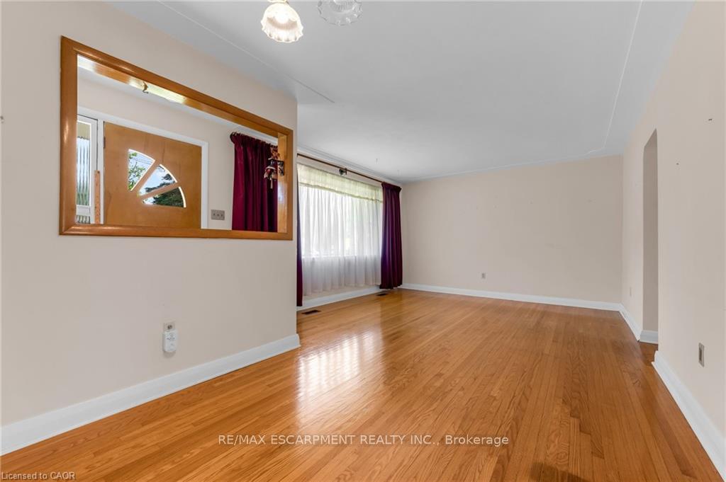Photo 6 of 234 Pine Cove Road, Burlington, Roseland — HOMEH