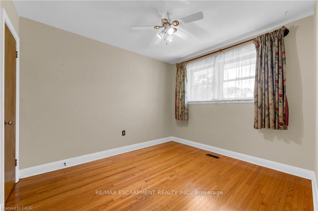 Photo 9 of 234 Pine Cove Road, Burlington, Roseland — HOMEH
