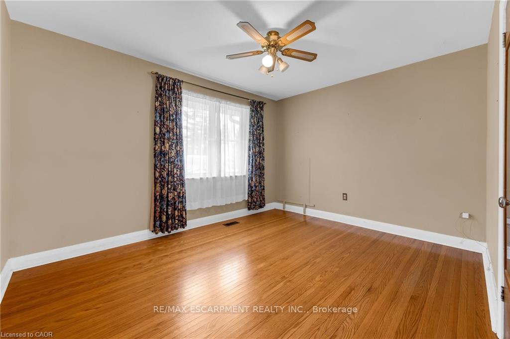 Photo 11 of 234 Pine Cove Road, Burlington, Roseland — HOMEH