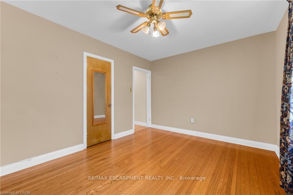 Photo 12 of 234 Pine Cove Road, Burlington, Roseland — HOMEH